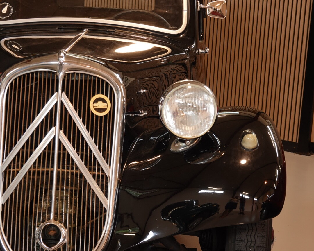 Citroën 7AZ Traction Avant hos Gitz Classic Cars