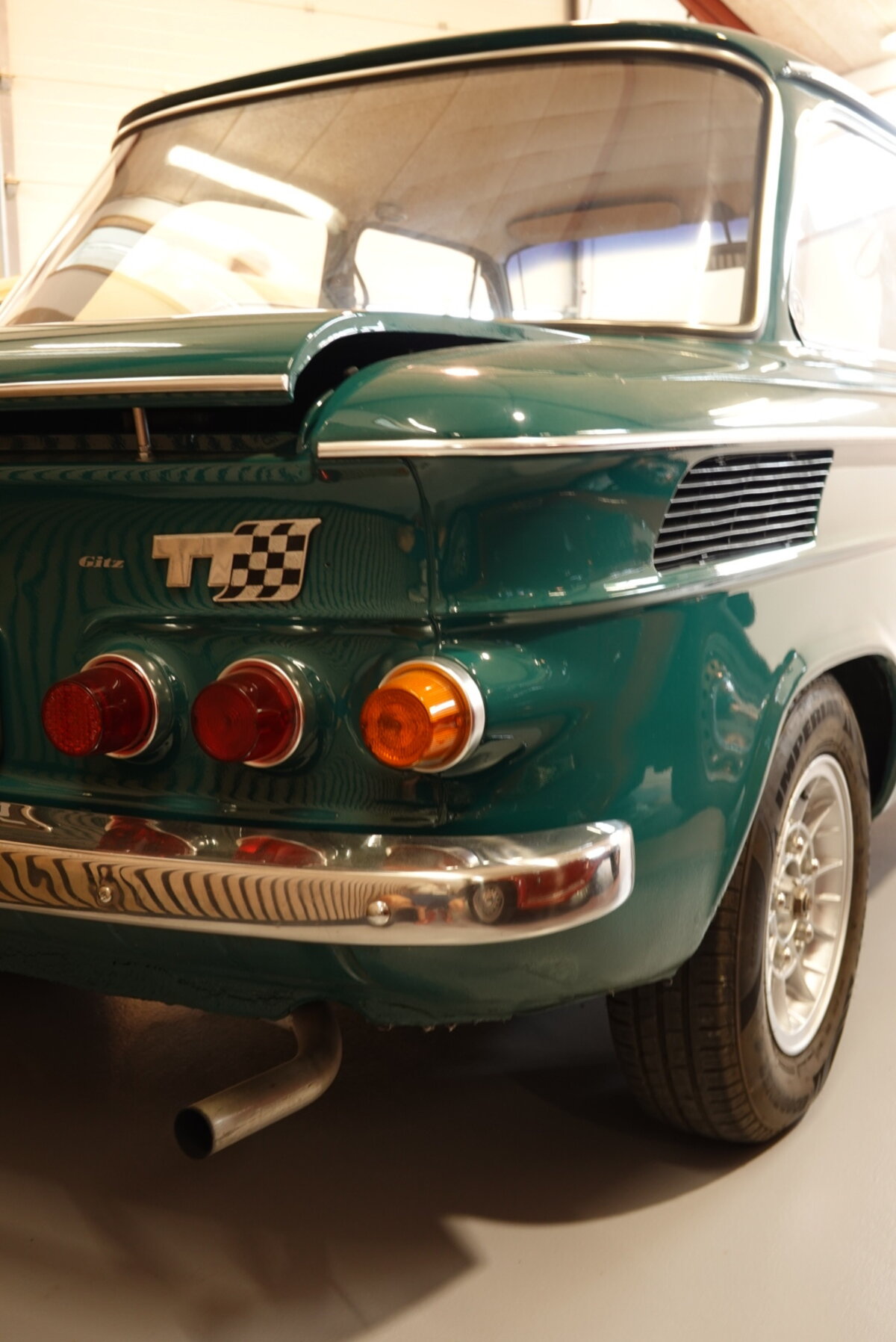 NSU 1000 TT, detalje af bagende med TT-emblem og baglygter